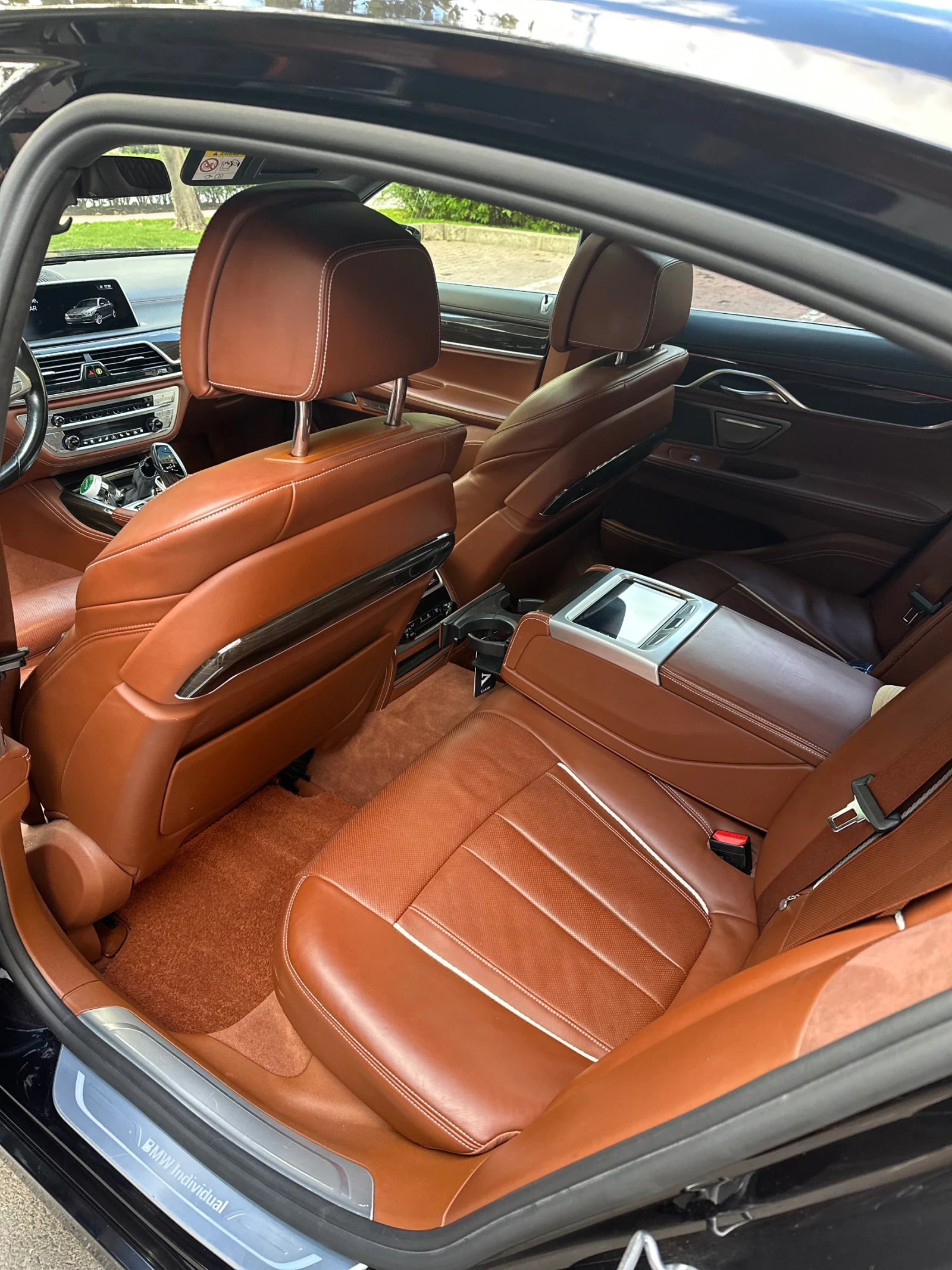 BMW 740 xd Individual, снимка 12 - Автомобили и джипове - 56255096
