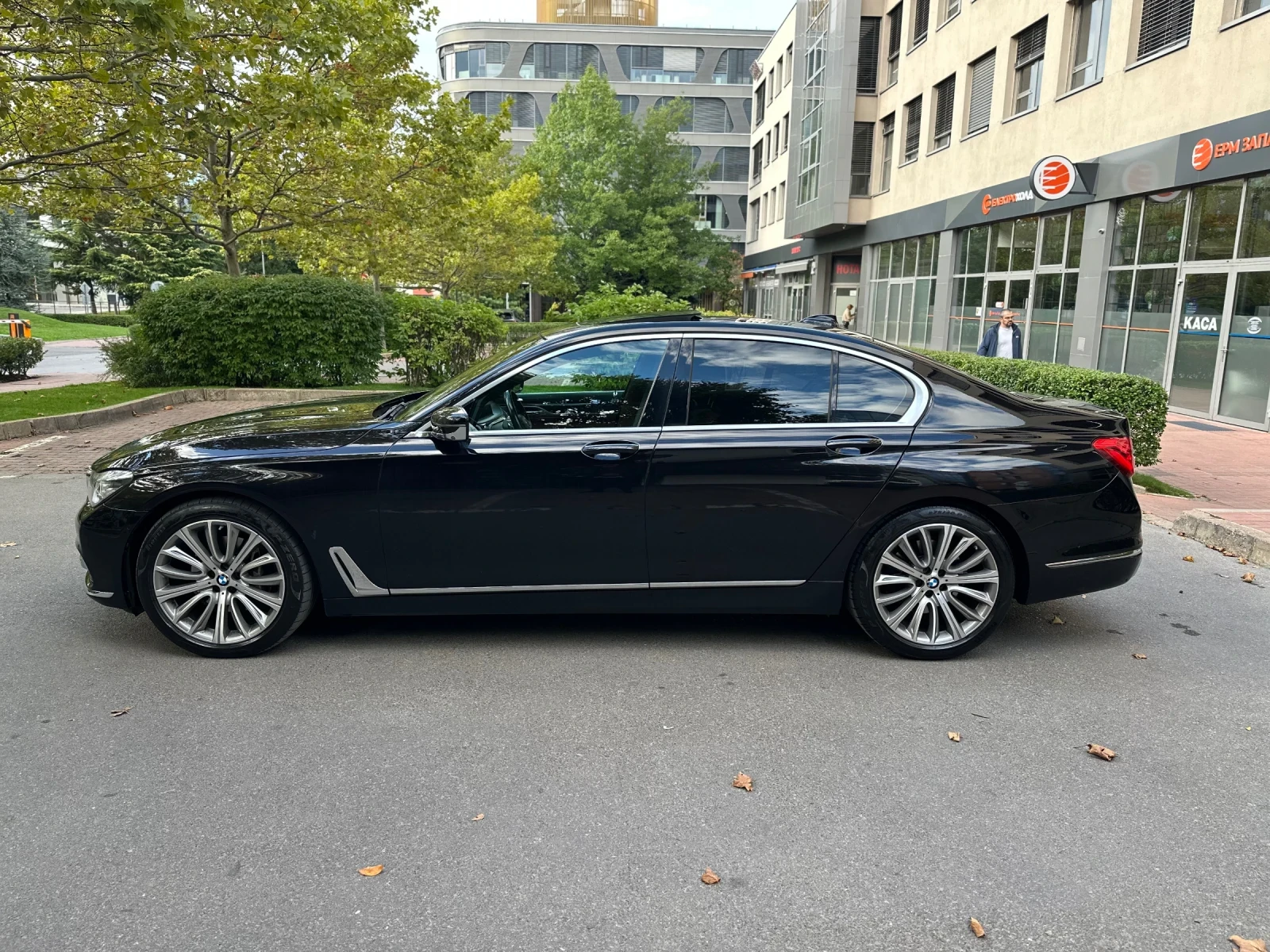 BMW 740 xd Individual, снимка 8 - Автомобили и джипове - 56255096