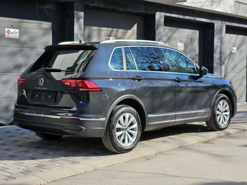 VW Tiguan 2.0TDI 115000км Дигитал KEYLESS Дистроник Ел.Багаж, снимка 5 - Автомобили и джипове - 49363198