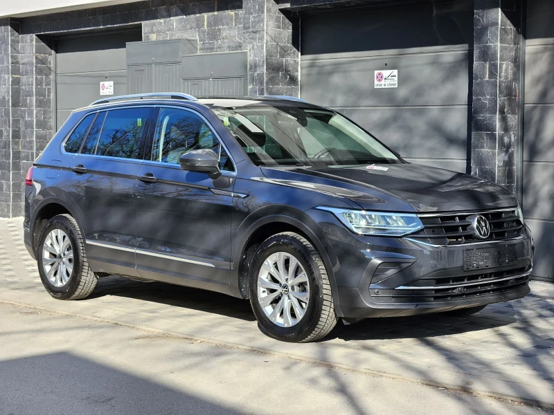 VW Tiguan 2.0TDI 115000км Дигитал KEYLESS Дистроник Ел.Багаж, снимка 3 - Автомобили и джипове - 49363198