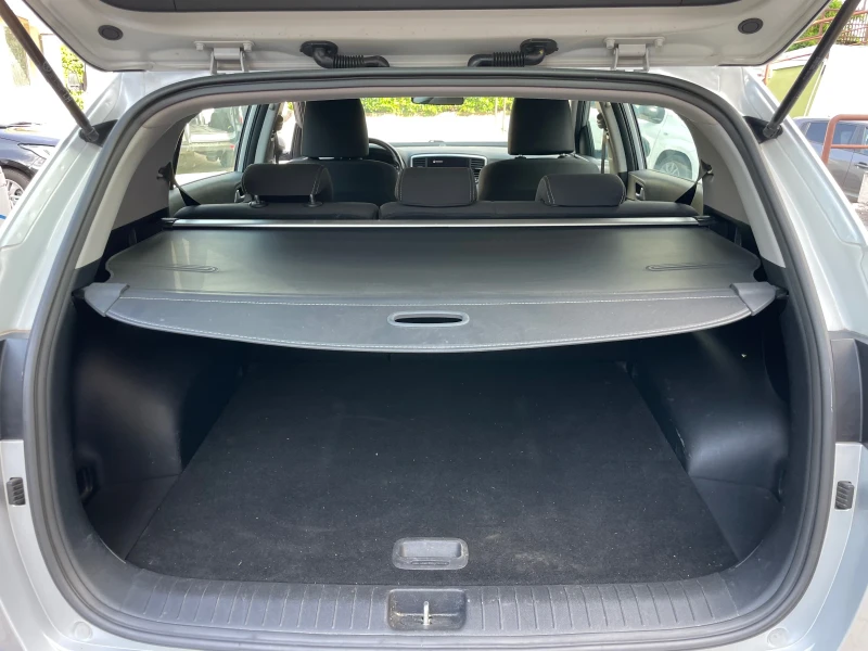 Kia Sportage 1.6 CRDI 136  2WD Mild Hybrid GT Line 30th , снимка 9 - Автомобили и джипове - 51751357