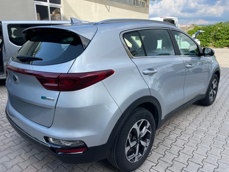 Kia Sportage 1.6 CRDI 136  2WD Mild Hybrid GT Line 30th , снимка 4 - Автомобили и джипове - 51751357