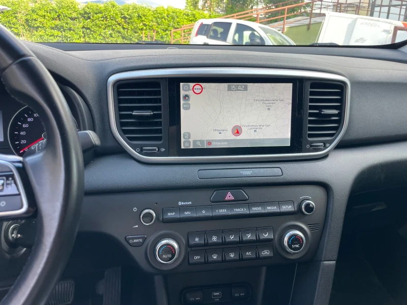 Kia Sportage 1.6 CRDI 136  2WD Mild Hybrid GT Line 30th , снимка 15 - Автомобили и джипове - 51751357