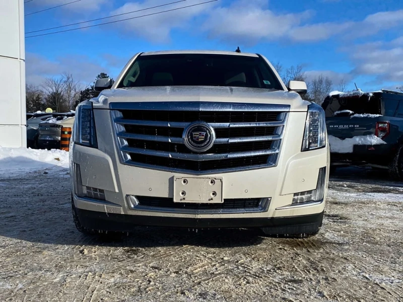 Cadillac Escalade * Premium * CARFAX * ЦЕНА ДО БГ, снимка 2 - Автомобили и джипове - 53471128