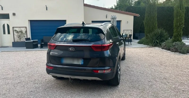 Kia Sportage 1.7 GT CRDI PREMIUM 141 kc, снимка 2 - Автомобили и джипове - 54543200
