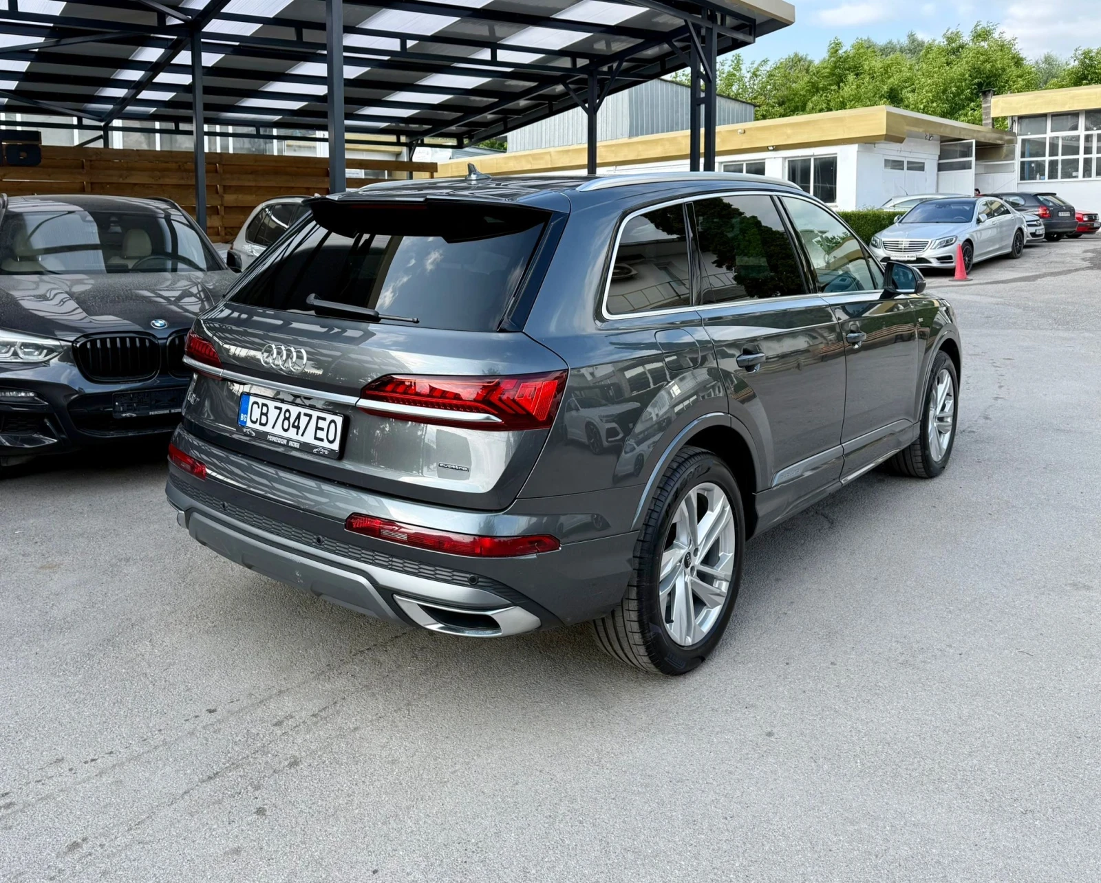 Audi Q7 55TFSI Komfort S-Line Quattro - изображение 5
