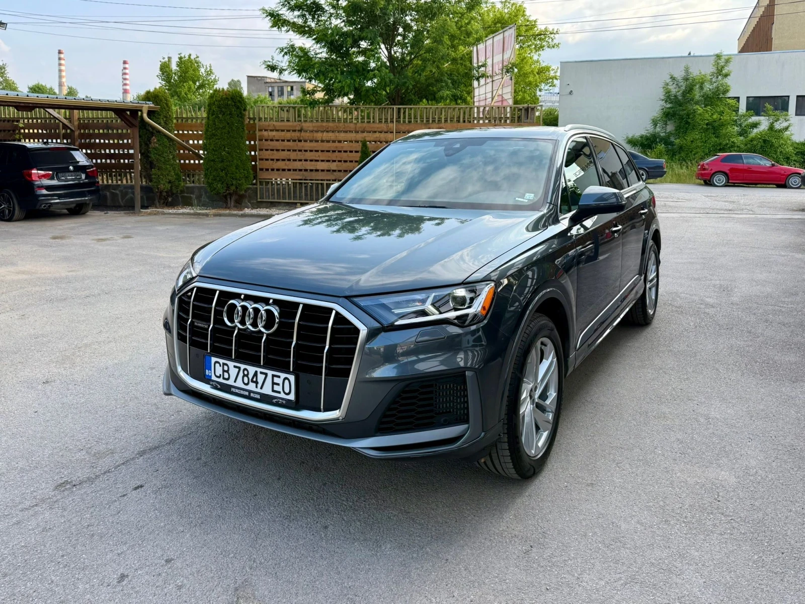 Audi Q7 55TFSI Komfort S-Line Quattro - изображение 2