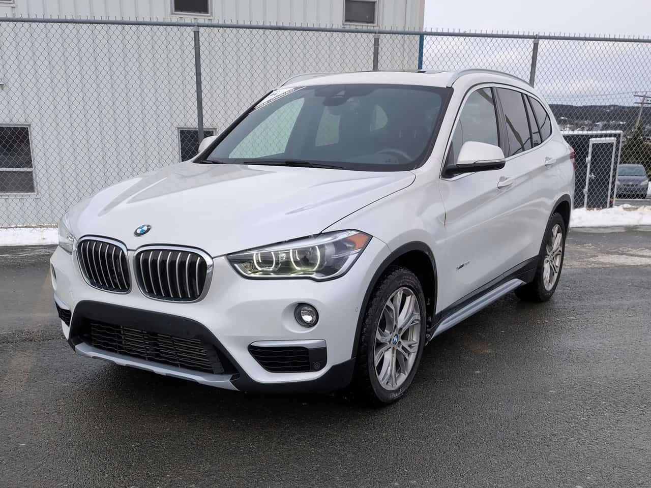BMW X1 xDrive28i X Line | PANO | HUD | 2 ����� | CARFAX | Mobile.bg � ����������� 1