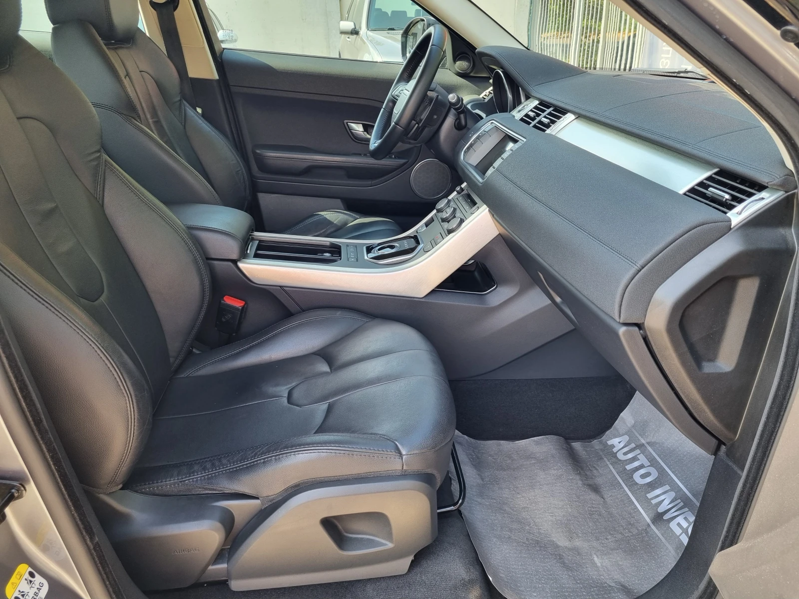 Land Rover Evoque 2.2/150ks, снимка 14 - Автомобили и джипове - 54005815