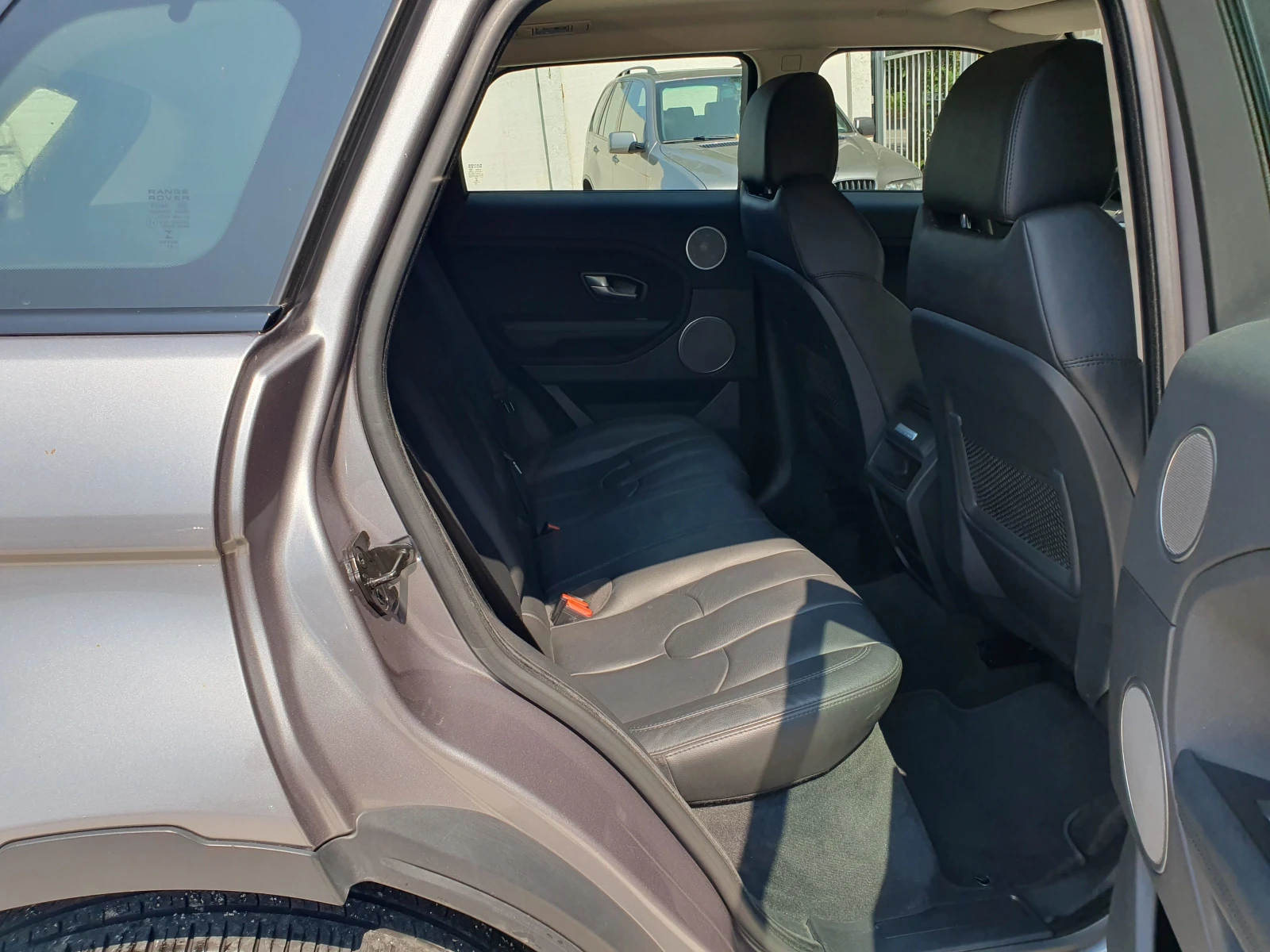 Land Rover Evoque 2.2/150ks, снимка 13 - Автомобили и джипове - 54005815