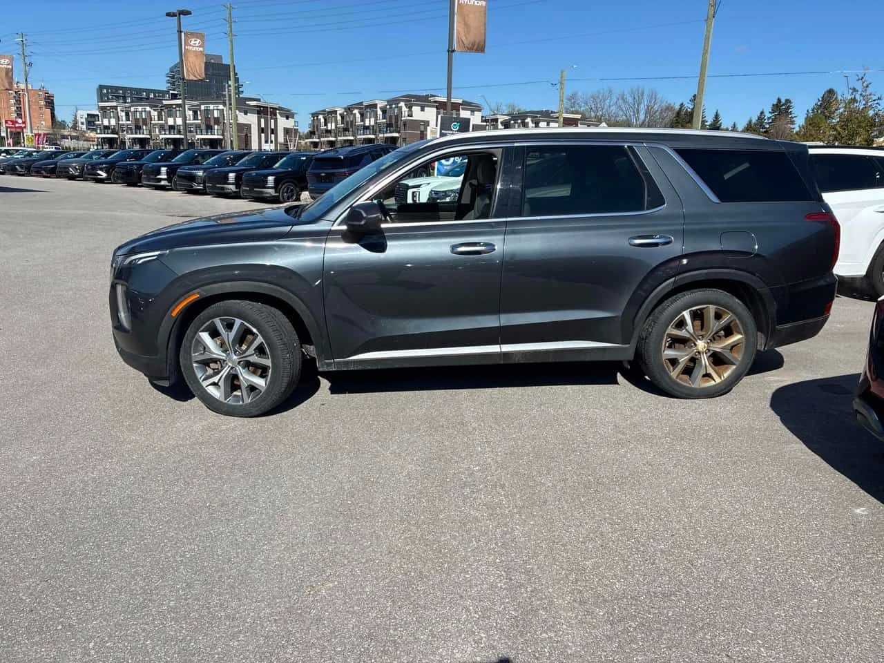 Hyundai Palisade * Luxury * 360 * ДИСТРОНИК * ОБДУХВАНЕ * ПАМЕТ, снимка 13 - Автомобили и джипове - 54623645