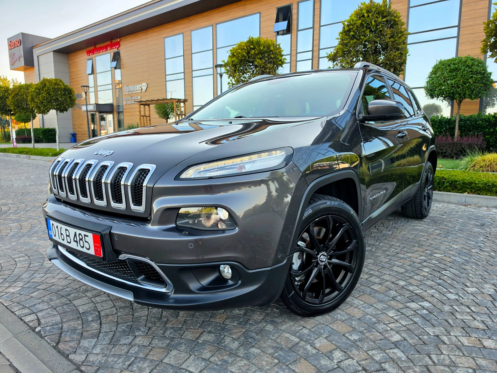 Jeep Cherokee 2.2LIMITED* 4WD* 200KC* TOP* 