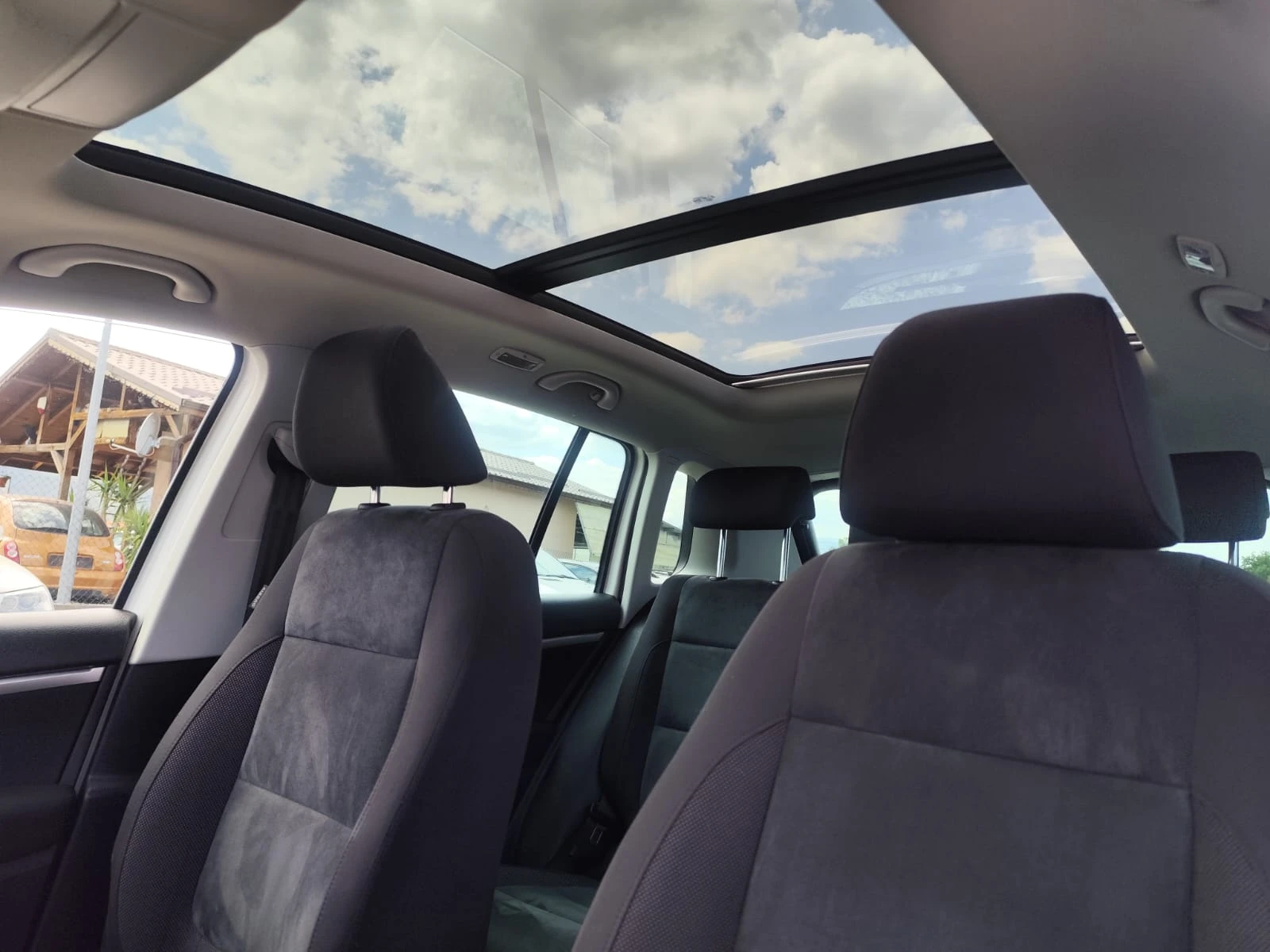 VW Tiguan 2.0 дизел 4х4, снимка 13 - Автомобили и джипове - 55706833
