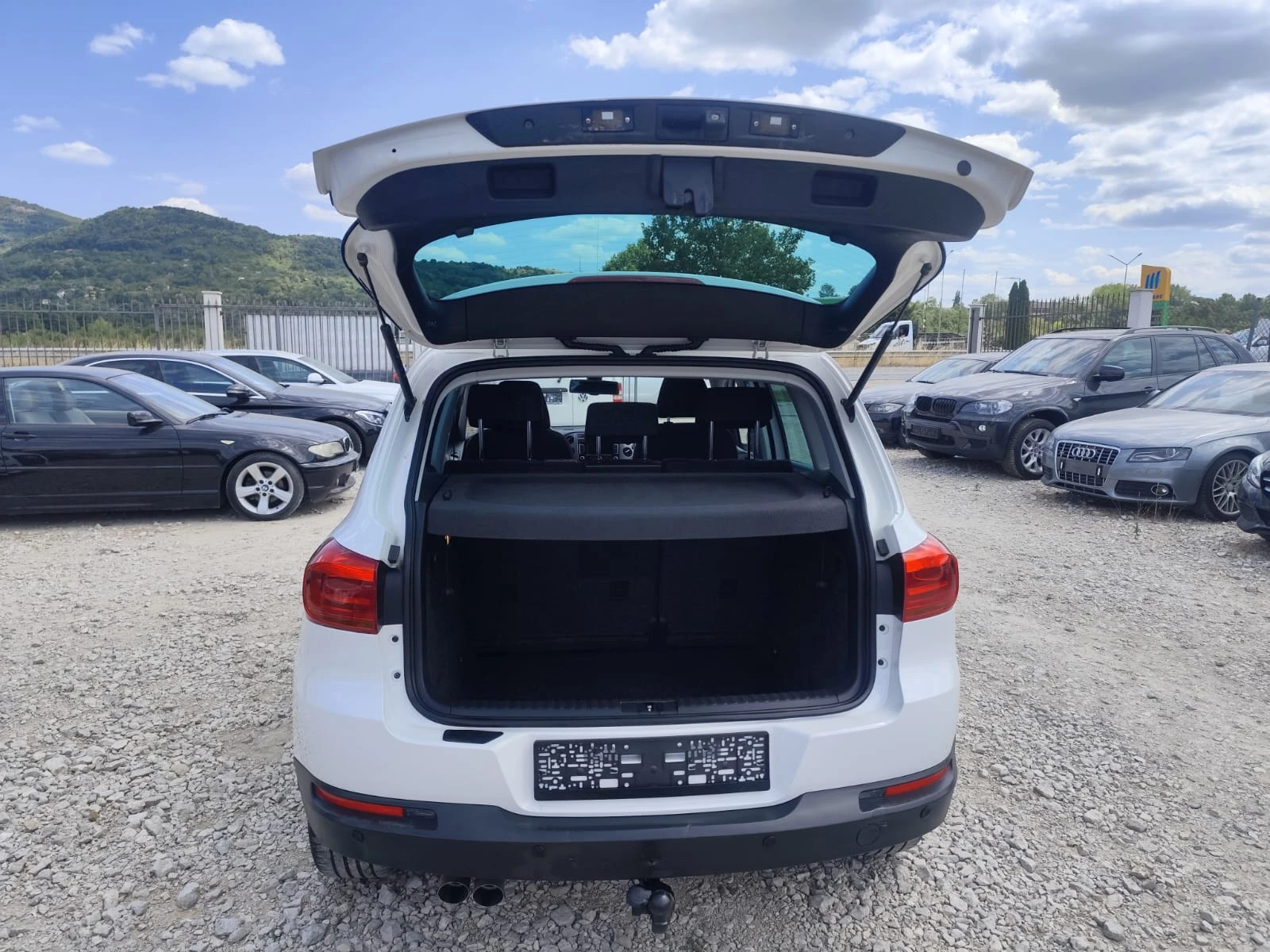 VW Tiguan 2.0 дизел 4х4, снимка 7 - Автомобили и джипове - 55706833