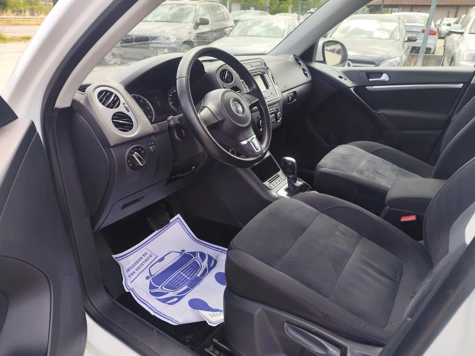 VW Tiguan 2.0 дизел 4х4, снимка 11 - Автомобили и джипове - 55706833