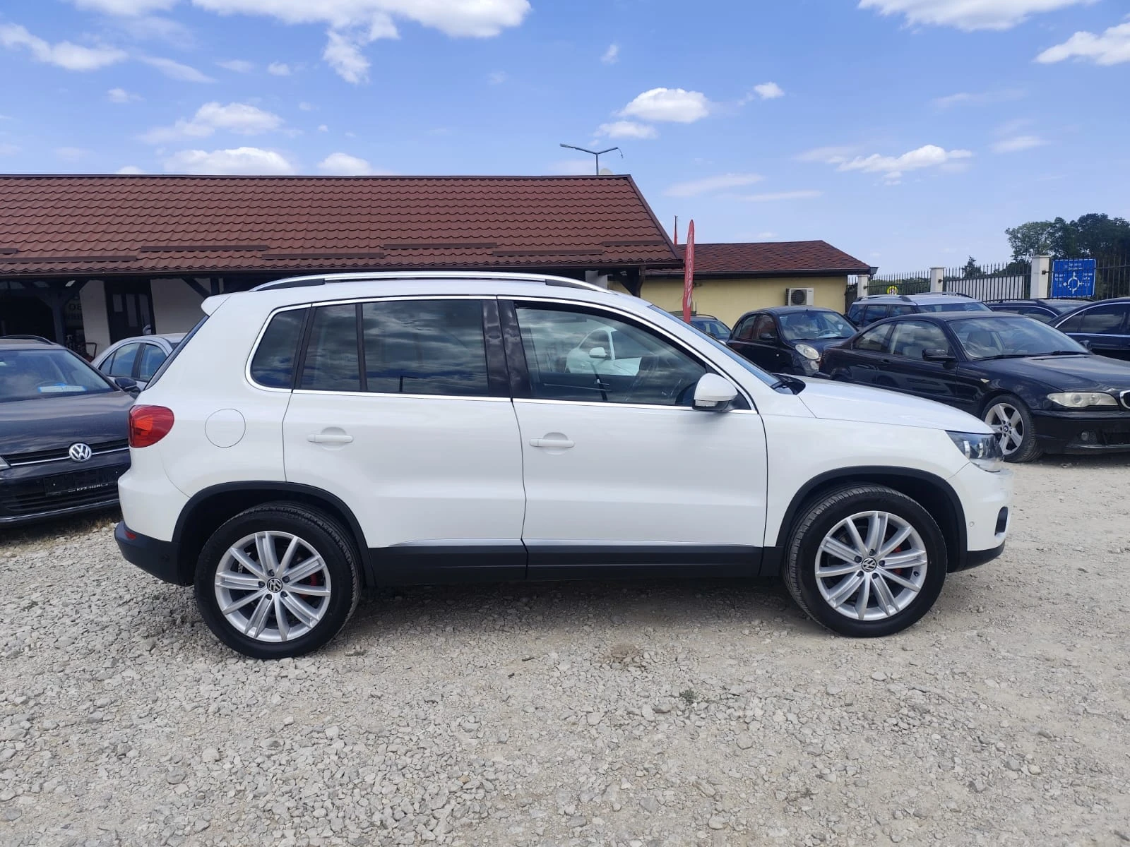 VW Tiguan 2.0 дизел 4х4, снимка 4 - Автомобили и джипове - 55706833