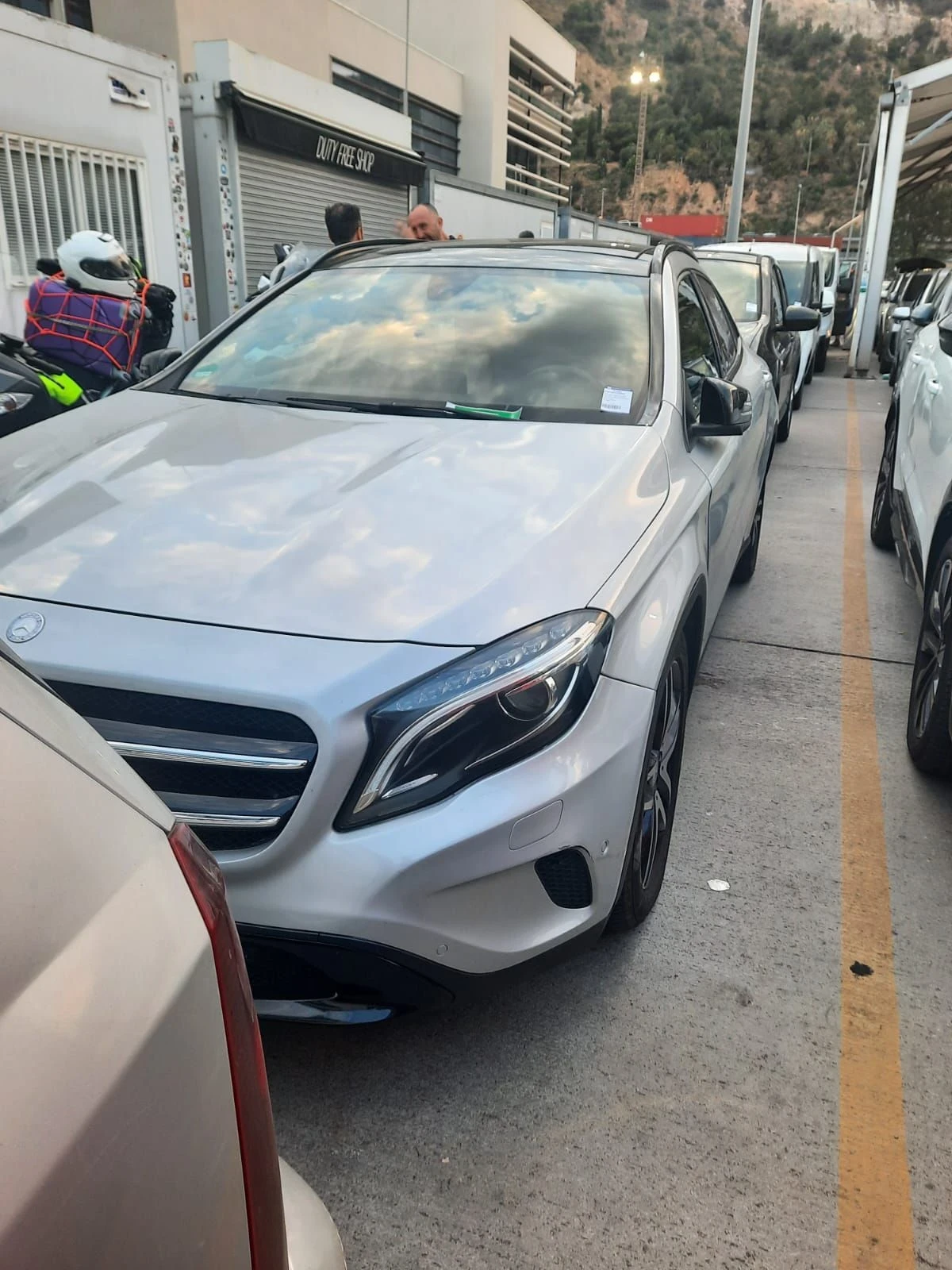 Mercedes-Benz GLA 200 AMG Line, снимка 11 - Автомобили и джипове - 55783773