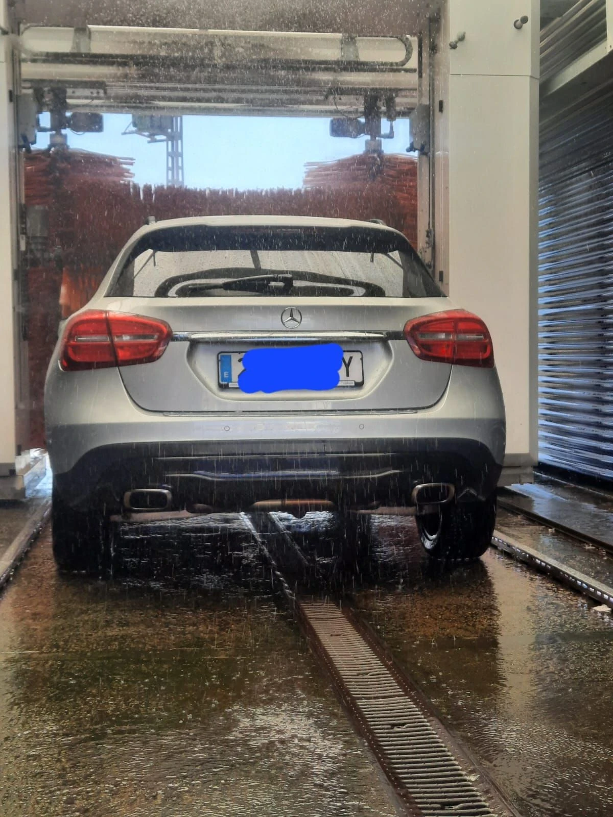 Mercedes-Benz GLA 200 AMG Line, снимка 3 - Автомобили и джипове - 55783773