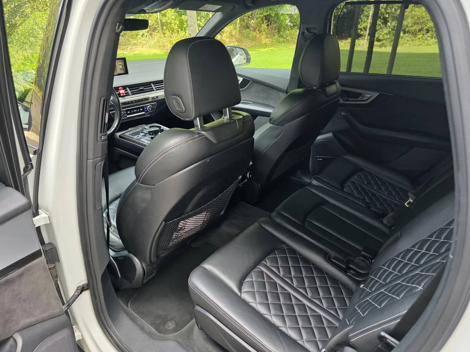 Audi SQ7 4.0TDI / MATRIX / 360 КАМЕРА, снимка 11 - Автомобили и джипове - 55829962