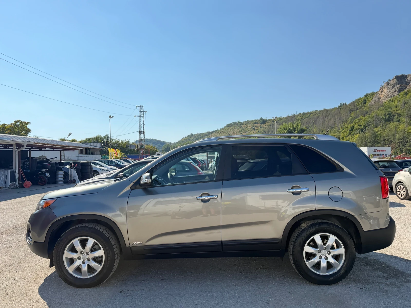 Kia Sorento 2.2CRDI AVTOMAT= AWD= NAVI, снимка 6 - Автомобили и джипове - 55848003