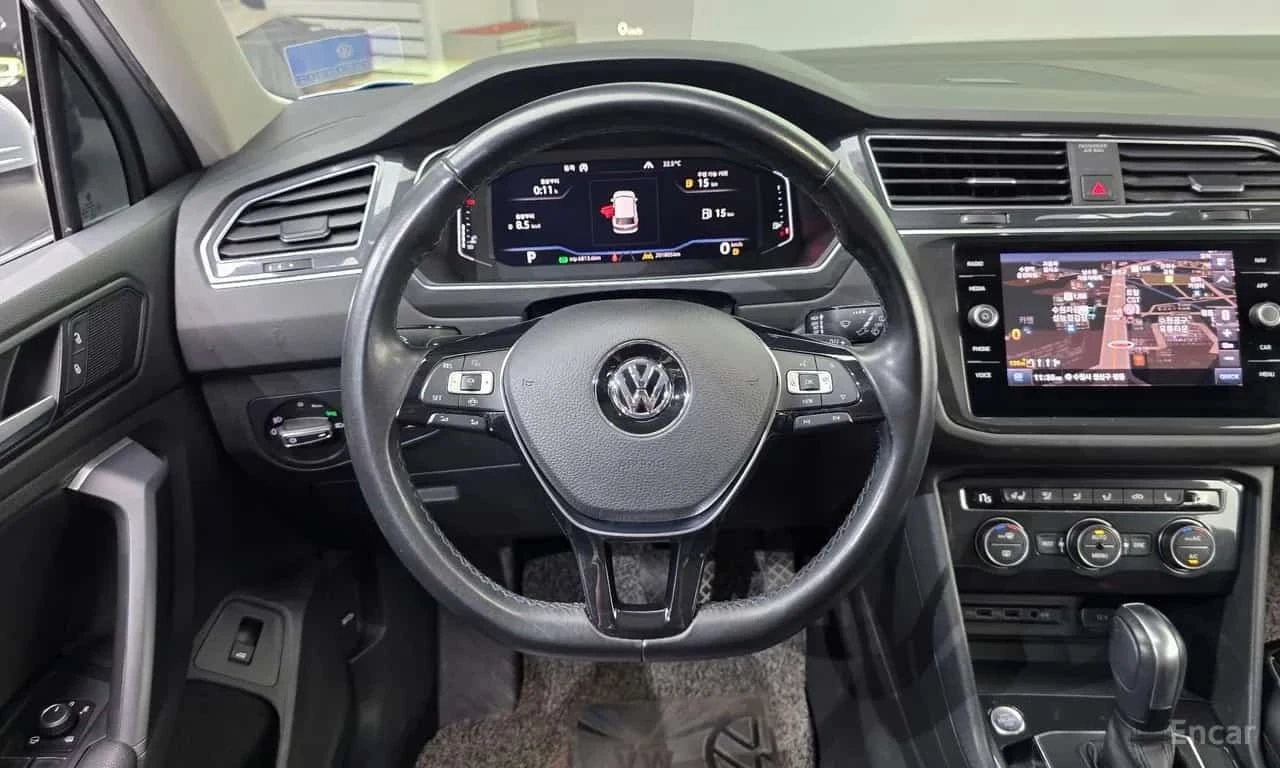 VW Tiguan * 2.0 TDI 4Motion Prestige * 360 * Обдухване * HUD, снимка 8 - Автомобили и джипове - 56310800