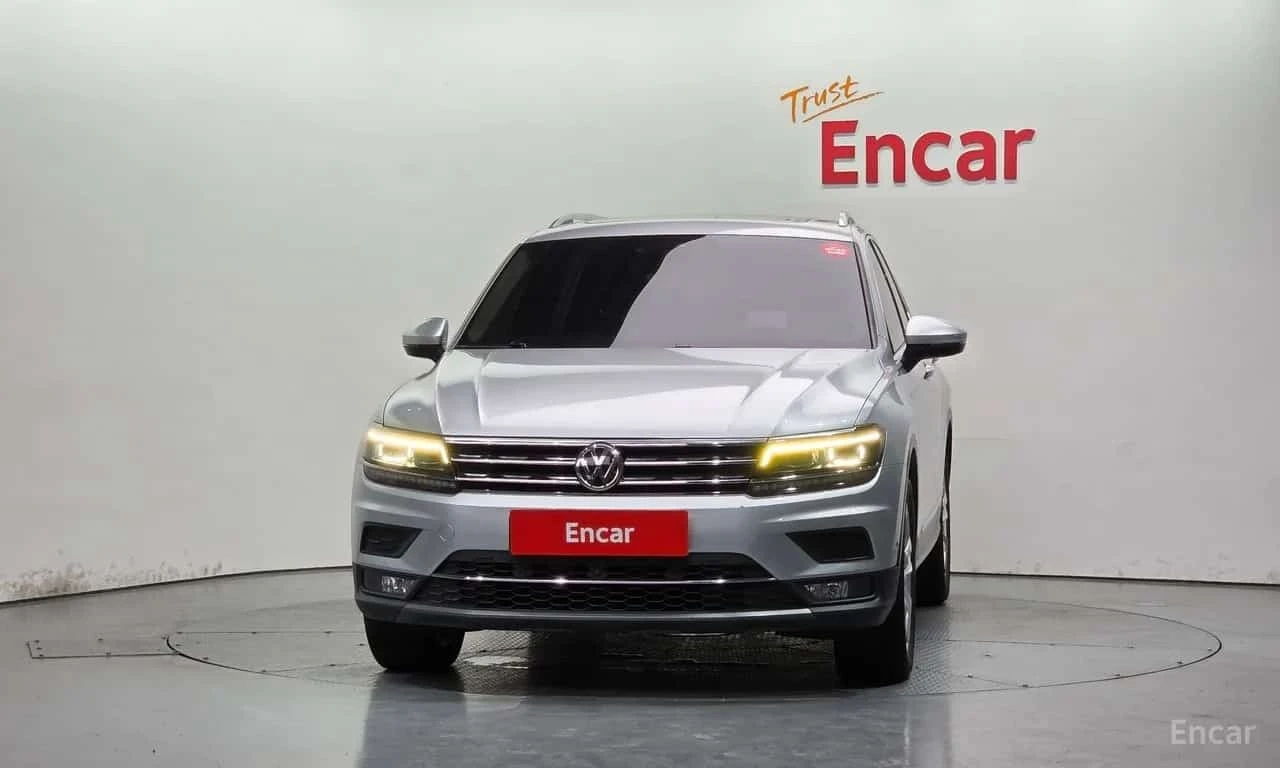 VW Tiguan * 2.0 TDI 4Motion Prestige * 360 * Обдухване * HUD, снимка 3 - Автомобили и джипове - 56310800
