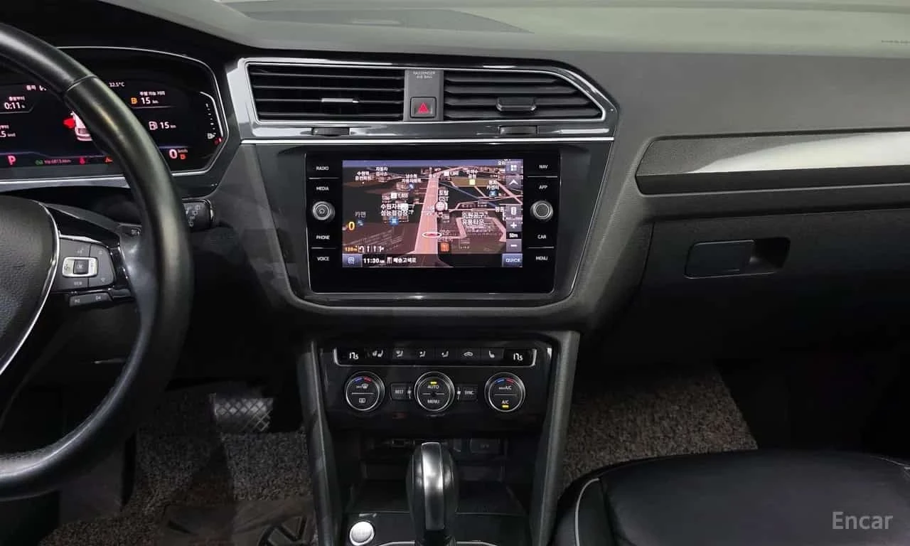 VW Tiguan * 2.0 TDI 4Motion Prestige * 360 * Обдухване * HUD, снимка 10 - Автомобили и джипове - 56310800