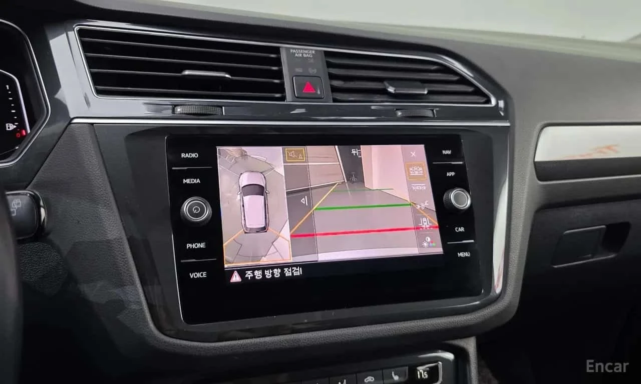 VW Tiguan * 2.0 TDI 4Motion Prestige * 360 * Обдухване * HUD, снимка 12 - Автомобили и джипове - 56310800