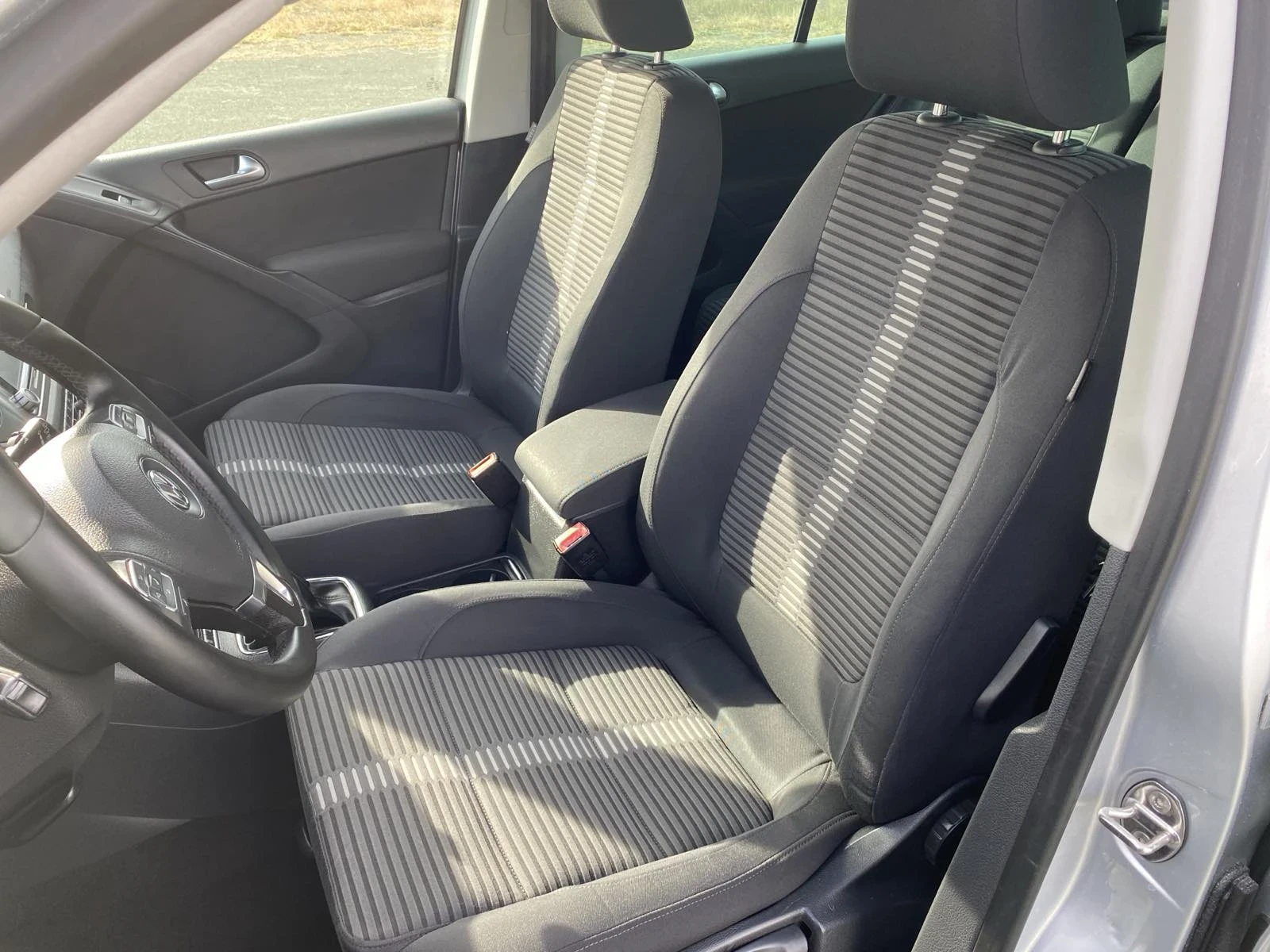 VW Tiguan ХАЙ ЛАЙН, снимка 8 - Автомобили и джипове - 56522384