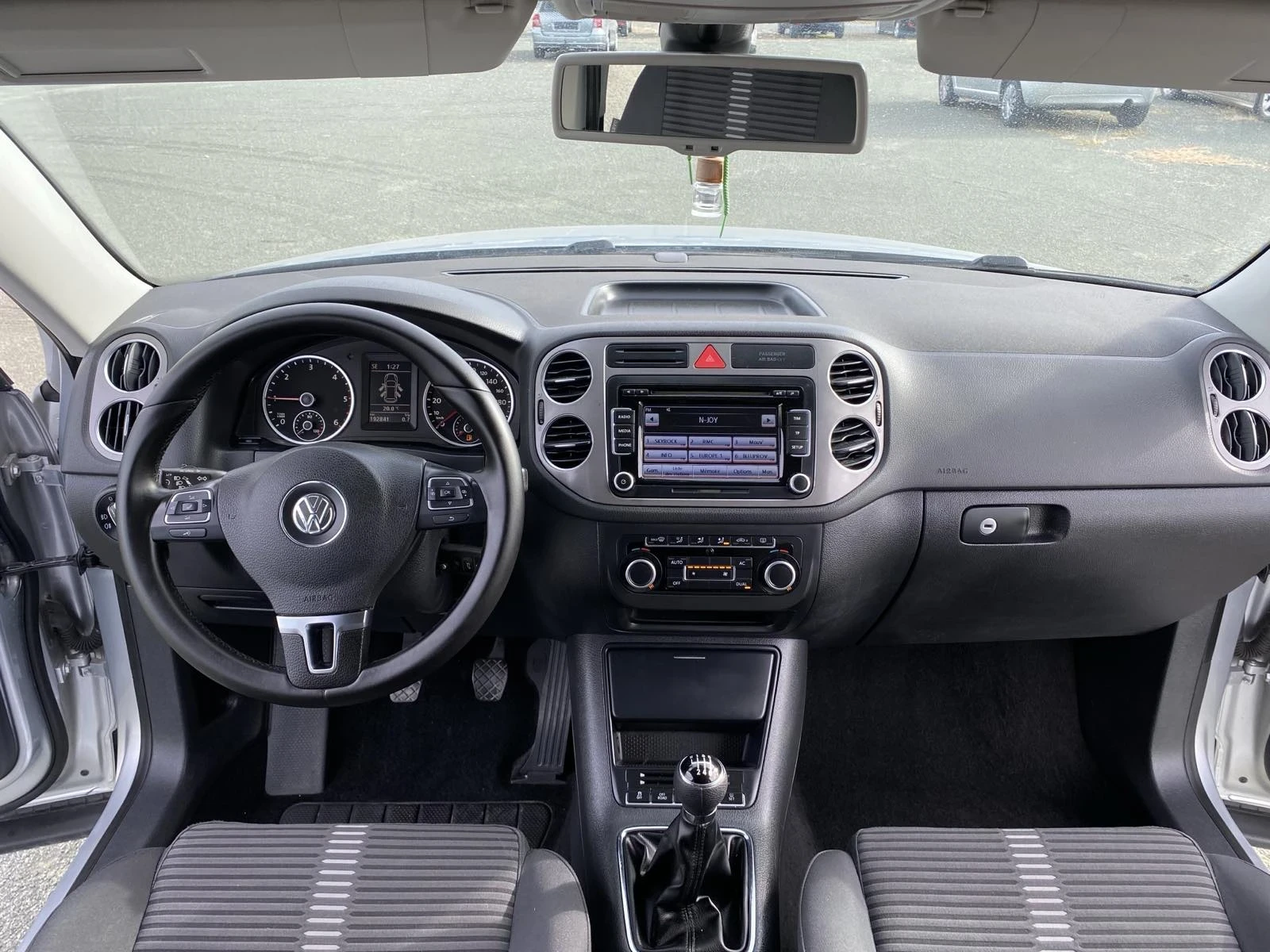 VW Tiguan ХАЙ ЛАЙН, снимка 10 - Автомобили и джипове - 56522384