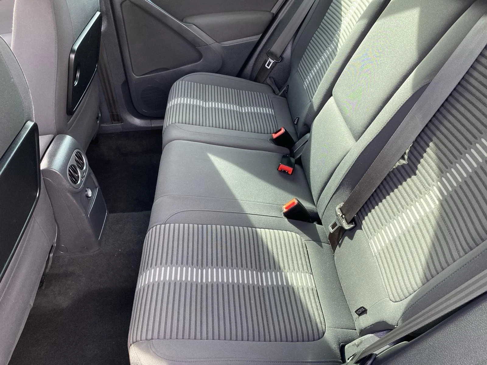 VW Tiguan ХАЙ ЛАЙН, снимка 9 - Автомобили и джипове - 56522384