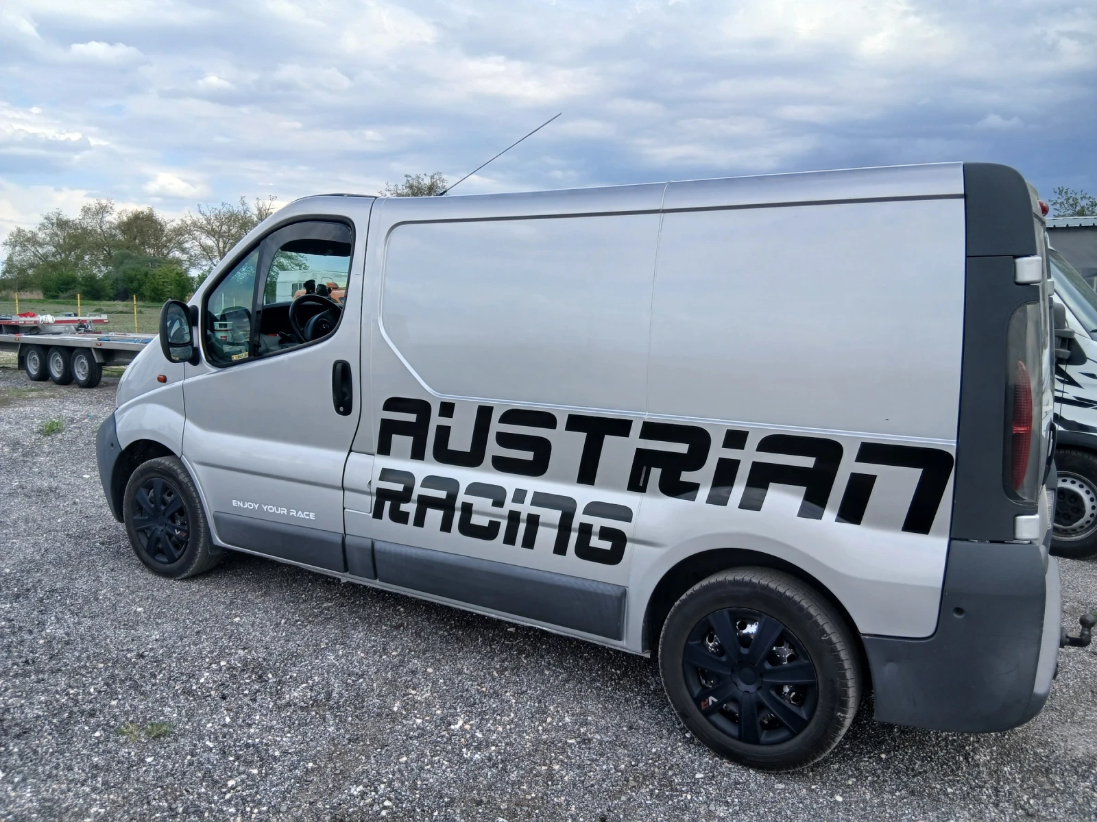 Opel Vivaro 1.9 TDI - изображение 7
