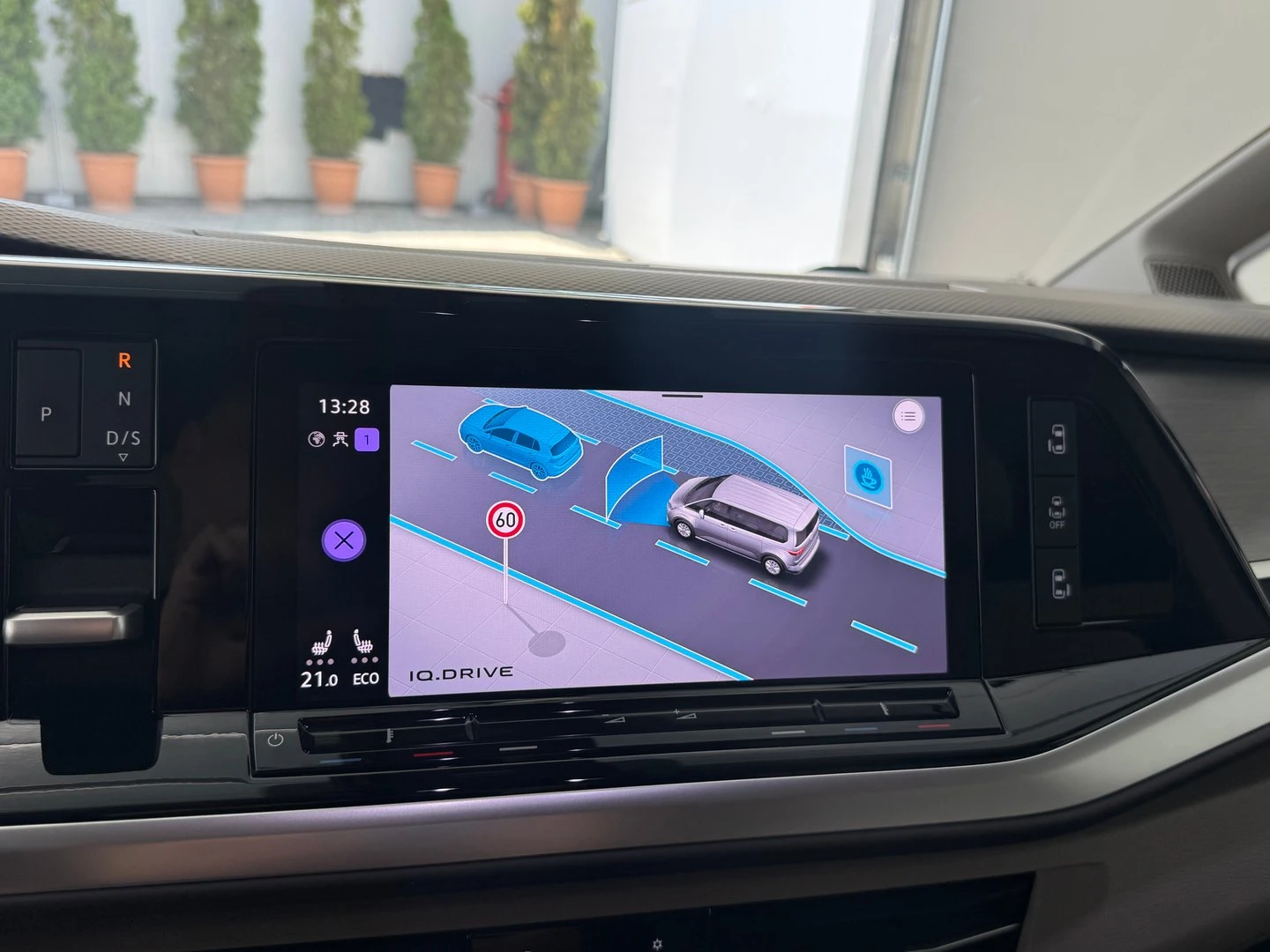 VW Multivan Style L 1.4 eHybrid | Mobile.bg   16