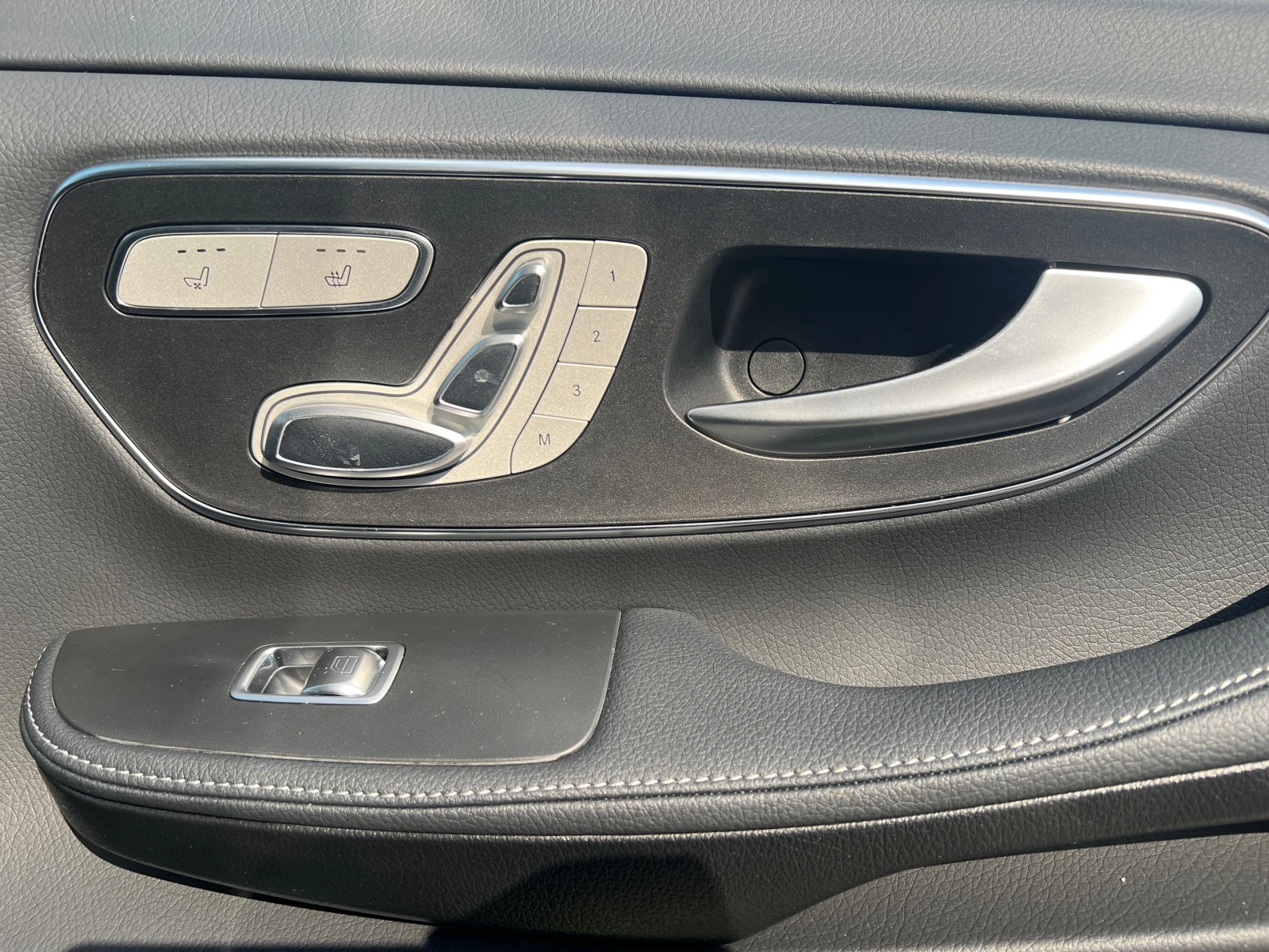 Mercedes-Benz V 300 d 4MATIC AVANTGARDE Lang, снимка 10 - Бусове и автобуси - 55216151