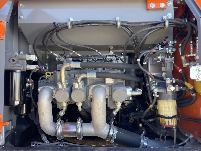 Багер Hitachi ZX 300 LCN-7, снимка 9 - Индустриална техника - 52131254