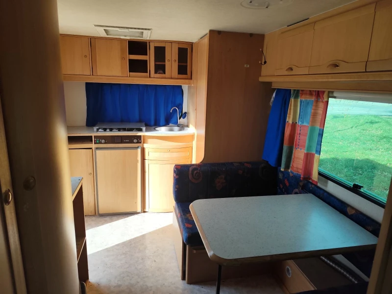 Каравана Adria Unika, снимка 10 - Каравани и кемпери - 52692568