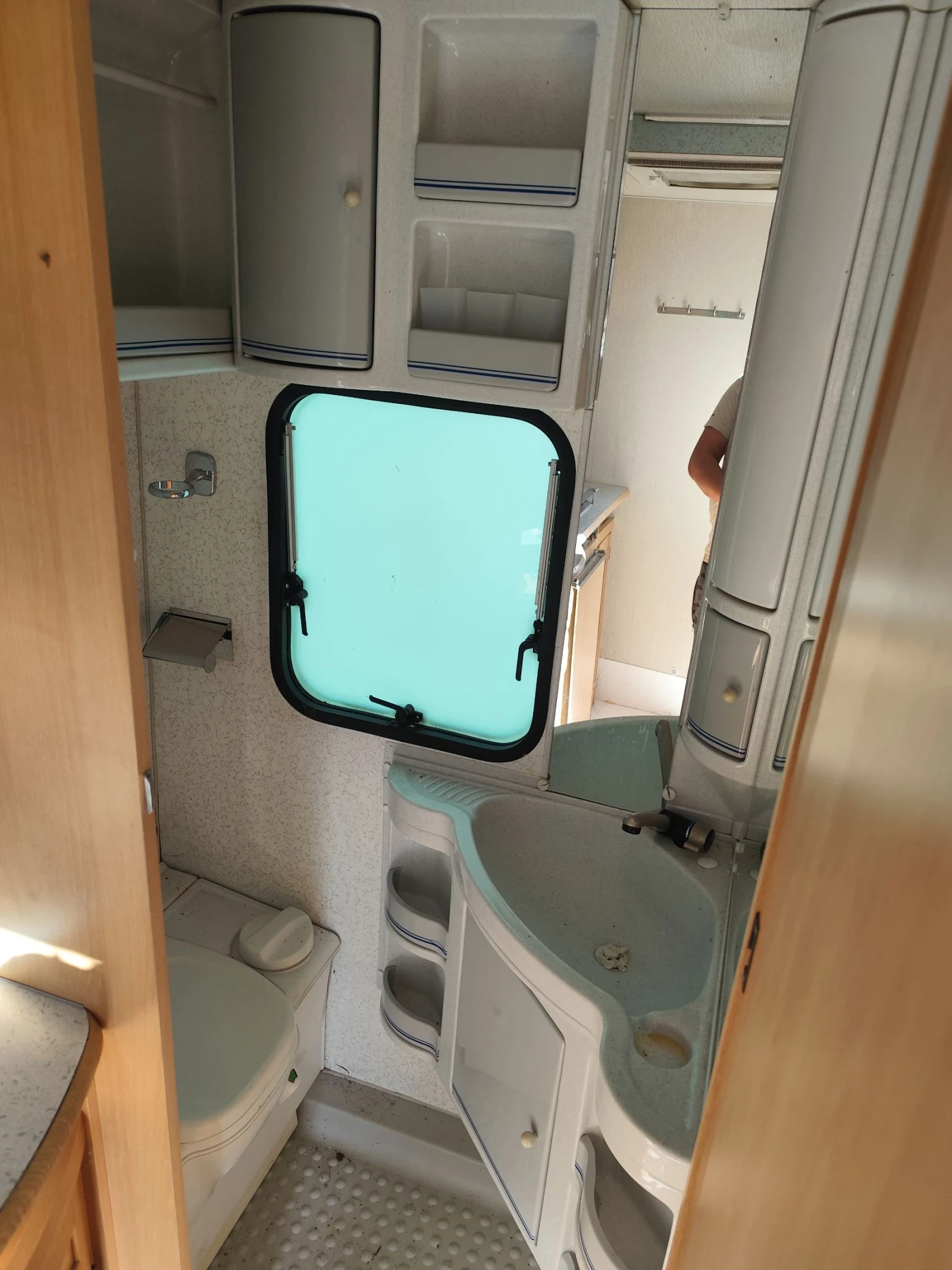  Adria Unika | Mobile.bg   12