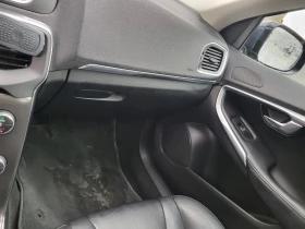 Volvo V40, снимка 10