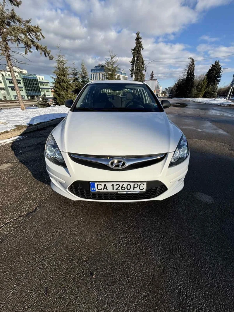 Hyundai I30 1.4 109к.с LED, снимка 2 - Автомобили и джипове - 48547787