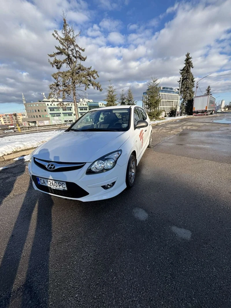 Hyundai I30 1.4 109к.с LED, снимка 4 - Автомобили и джипове - 48547787