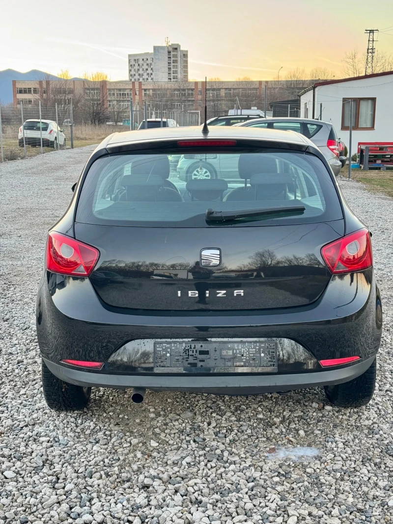 Seat Ibiza 1.6 TDI 105 к.с. Италия, снимка 8 - Автомобили и джипове - 48829135