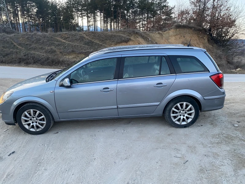 Opel Astra, снимка 4 - Автомобили и джипове - 49027572