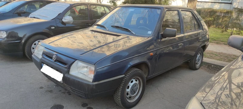 Skoda Favorit, снимка 1 - Автомобили и джипове - 49393454