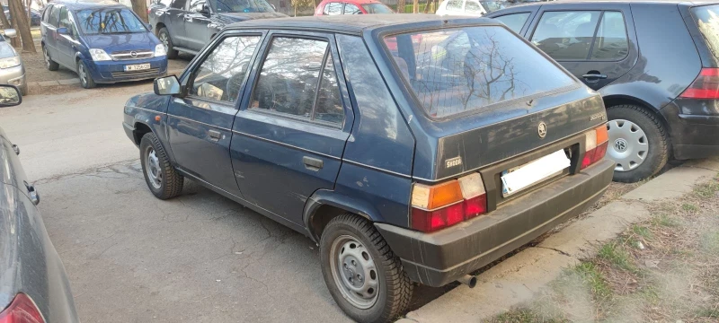 Skoda Favorit, снимка 3 - Автомобили и джипове - 49393454