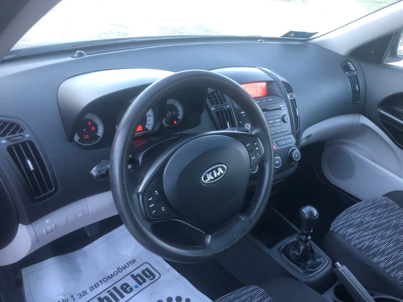 Kia Ceed 1.6crdi-90k, снимка 7 - Автомобили и джипове - 52227204