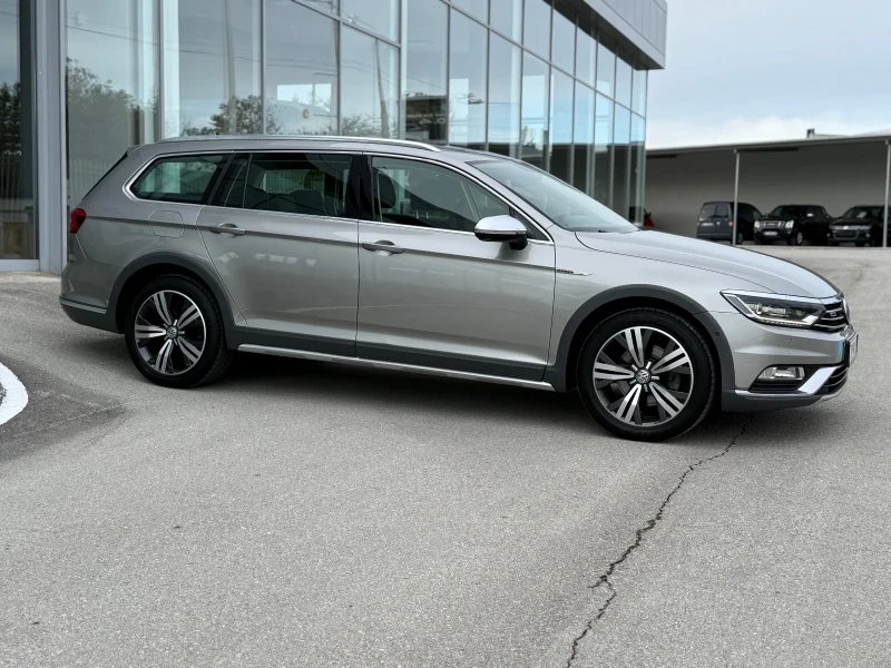 VW Alltrack 2.0TDI DIGITAL, PANORAMA, KAM360, HEAD UP., снимка 4 - Автомобили и джипове - 52394922