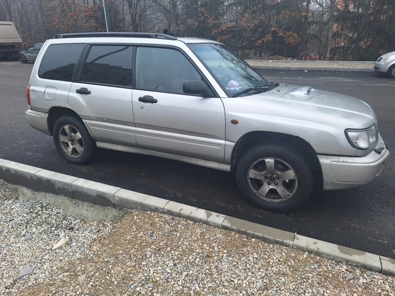 Subaru Forester 2.0 Turbo, снимка 2 - Автомобили и джипове - 53212224
