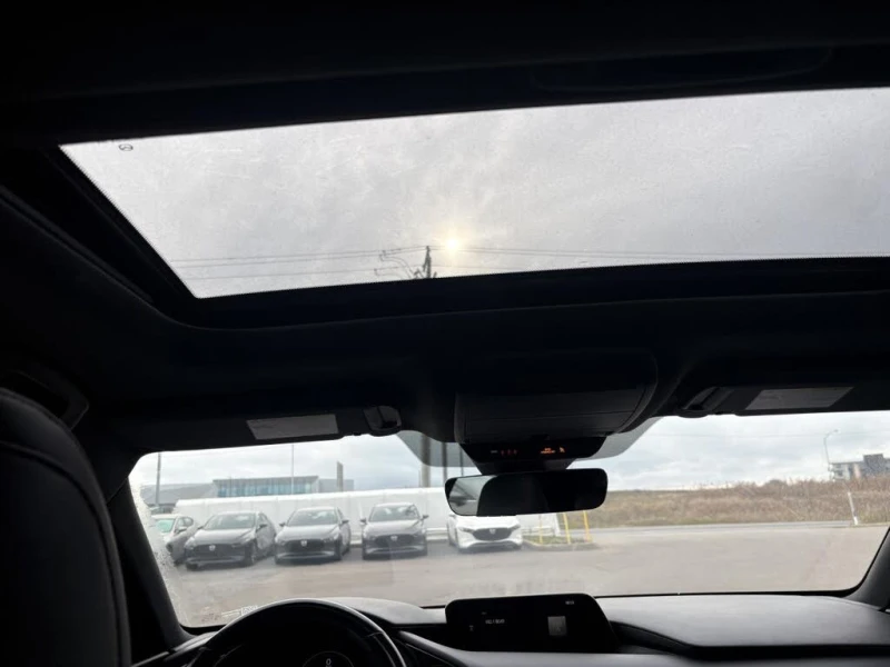 Mazda 3 Premium* Skyactiv-G* АвтоКредит* (ЦЕНА ДО БГ), снимка 11 - Автомобили и джипове - 53260063