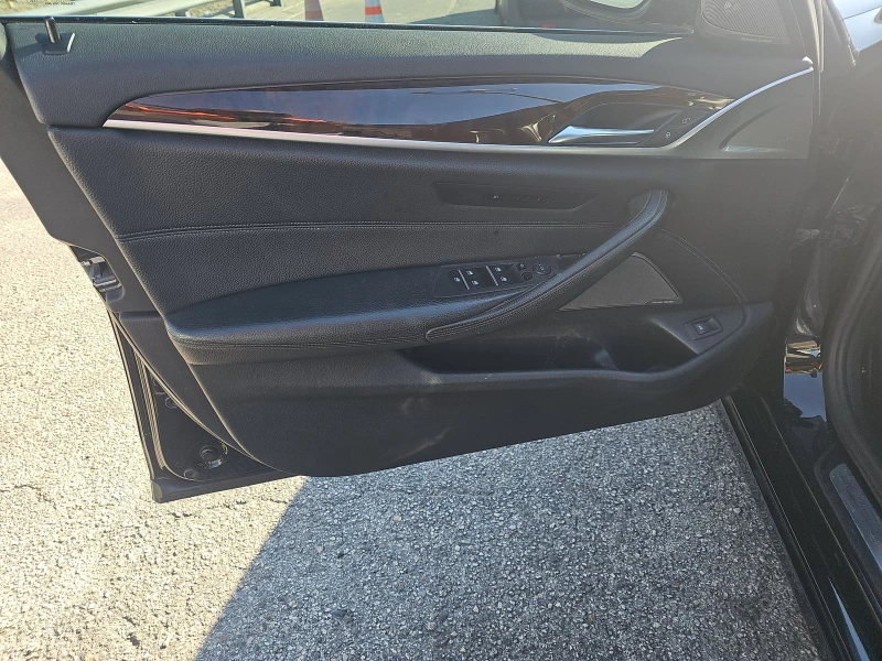 BMW 540 * Head-Up* HARMAN* KEYLESS* , снимка 11 - Автомобили и джипове - 53284191