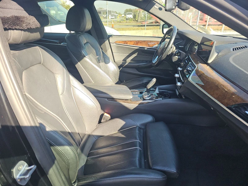 BMW 540 * Head-Up* HARMAN* KEYLESS* , снимка 9 - Автомобили и джипове - 53284191